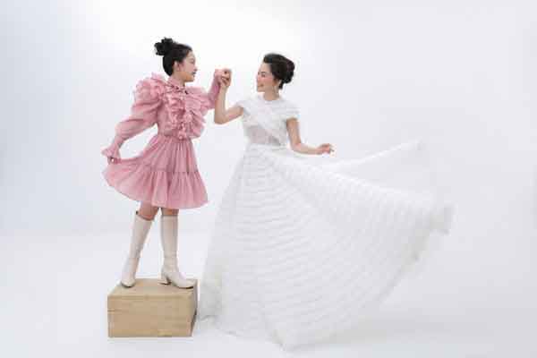 MC Anh Thơ từng bị đồn đột tử khi mang thai và con gái siêu dễ thương