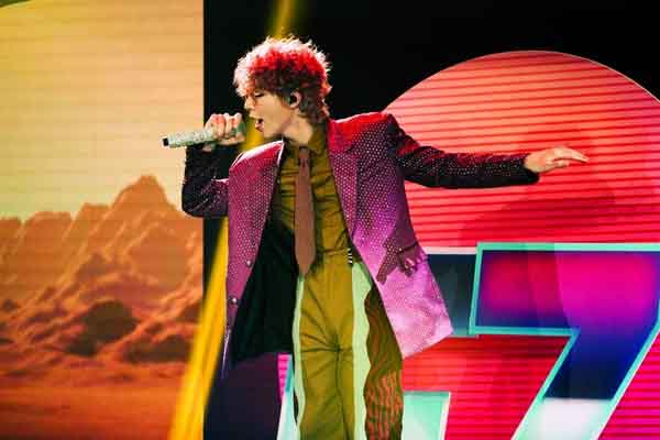 Ca sĩ Erik: Cú bật sau một cuộc chơi