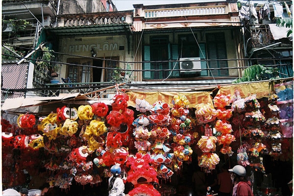 Độc đáo những “con phố Trung thu” ở Hà Nội