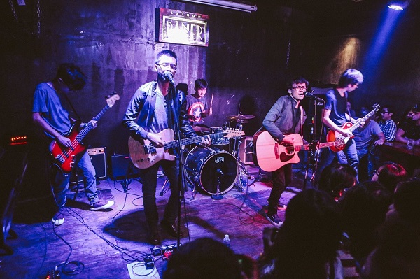 Ban nhạc Cá Hồi Hoang công bố album “GẤP” và tour diễn xuyên Việt