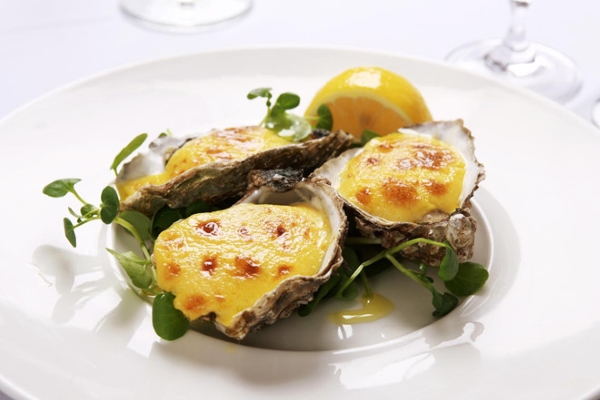 Cách làm hàu nướng phô mai đãi gia đình vào đêm Giáng sinh