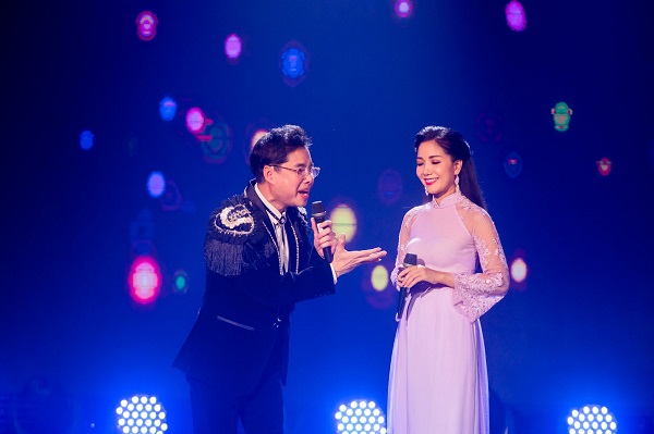 Sầu nữ Thúy Huyền biến hóa đa dạng trong Liveshow Huyền Ca