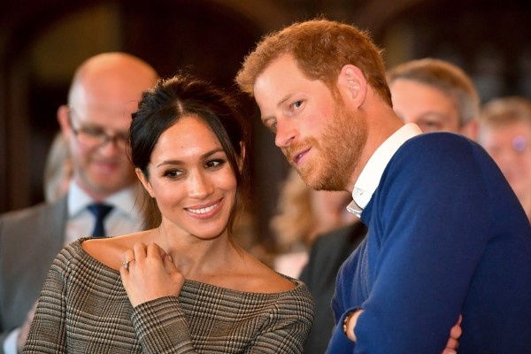 Meghan Markle bị nghi “đụng chạm dao kéo”