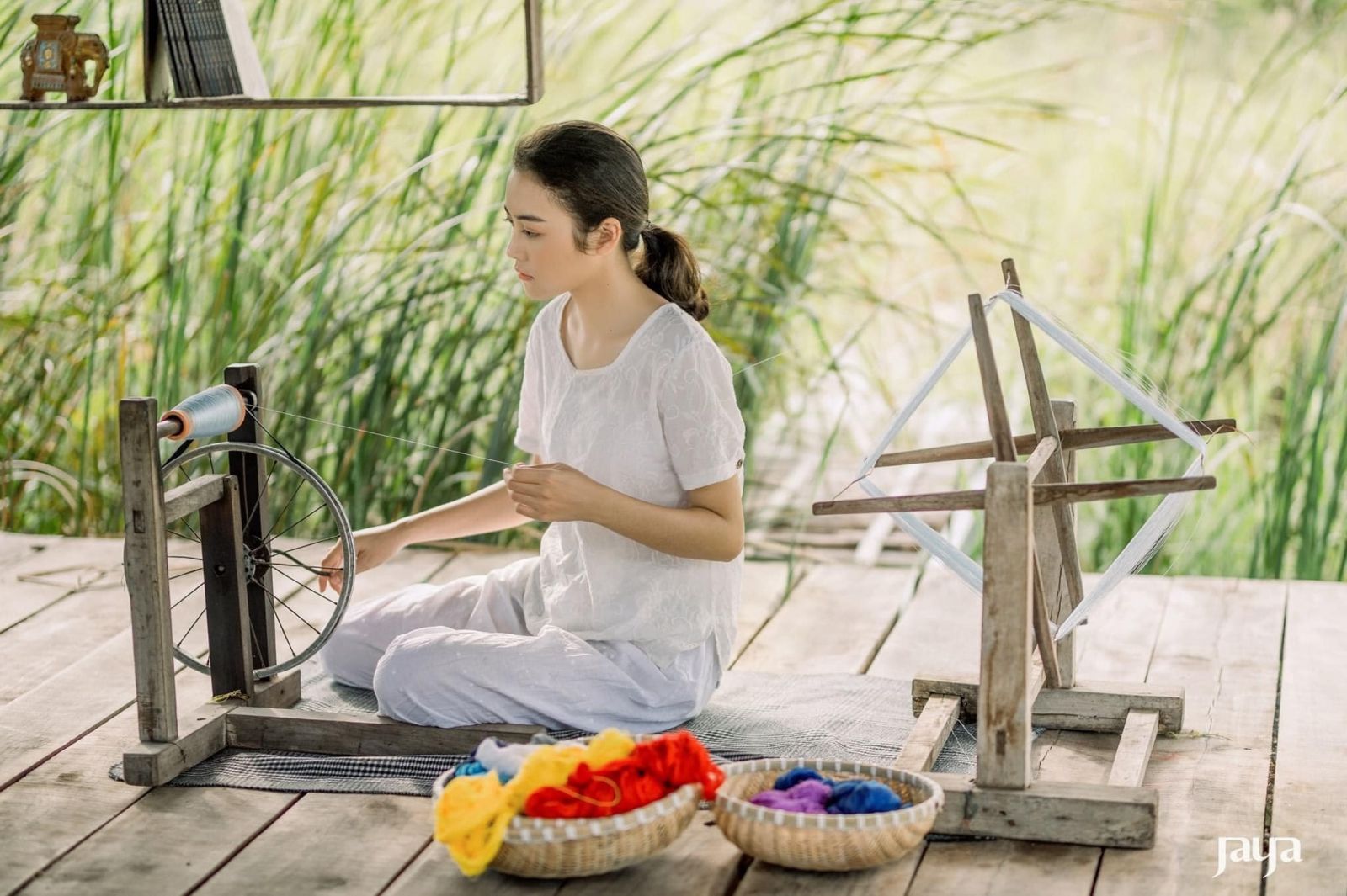 ‘Chê’ mức lương… quốc tế, hai cử nhân đi tìm đầu ra cho thổ cẩm Việt