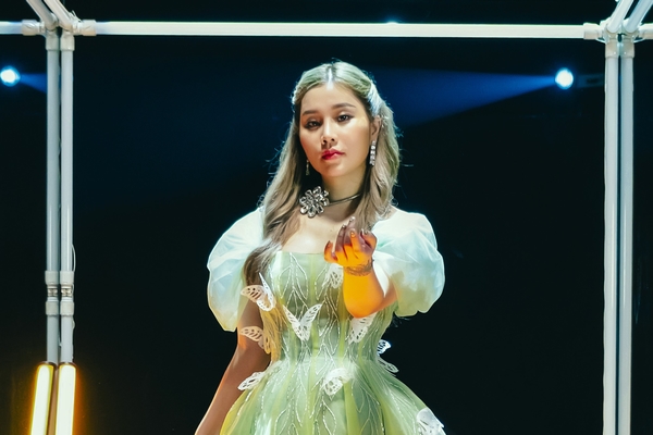 ‘Tân binh’ UKI Uyên nhá hàng MV mới được đầu tư tiền tỷ