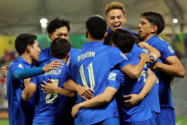 Thái Lan giúp Đông Nam Á có chiến thắng đầu tiên tại Asian Cup