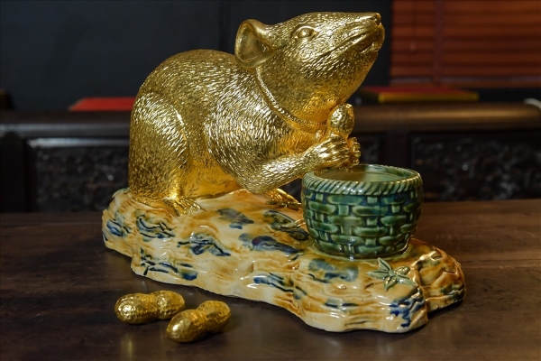 Tượng chuột dát vàng, “cháy hàng” dịp Tết