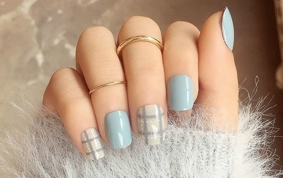 Những mẫu sơn móng tay trơn cực xinh cho ngày hè