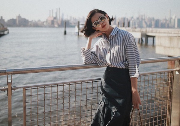 Diện đồ kẻ sọc, khoe dáng mảnh mai