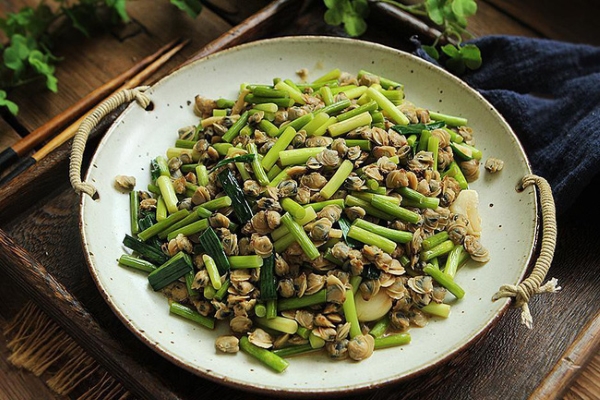 Hến xào món ăn dân dã khó quên