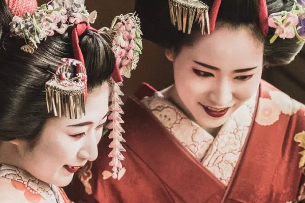 Tsubaki – Bí quyết duy trì vẻ đẹp không tuổi của Geisha – cũ