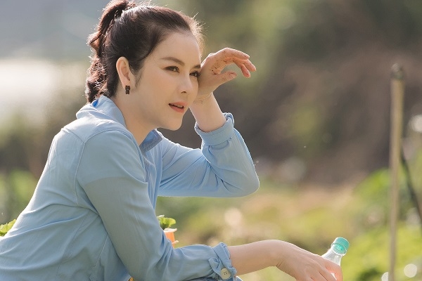 Lý Nhã Kỳ mướt mồ hôi vẫn xinh đẹp rạng ngời