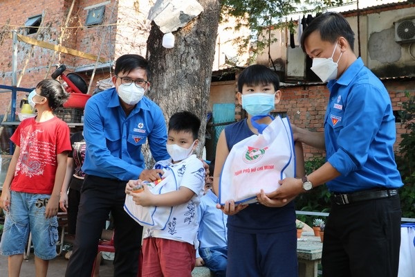 Tháng thanh niên thích ứng an toàn với phòng chống dịch Covid-19 và hỗ trợ cộng đồng