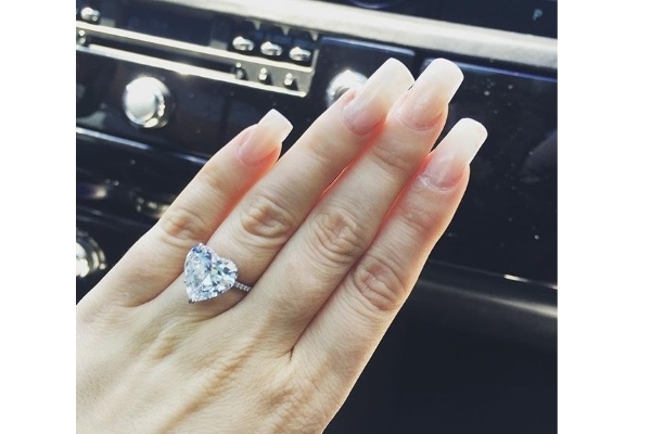 10 chiếc nhẫn đính hôn trị giá cả gia tài của người nổi tiếng