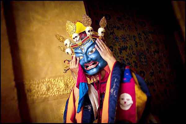 Những chiếc mặt nạ nghi lễ thần bí và kỳ dị nhất thế giới