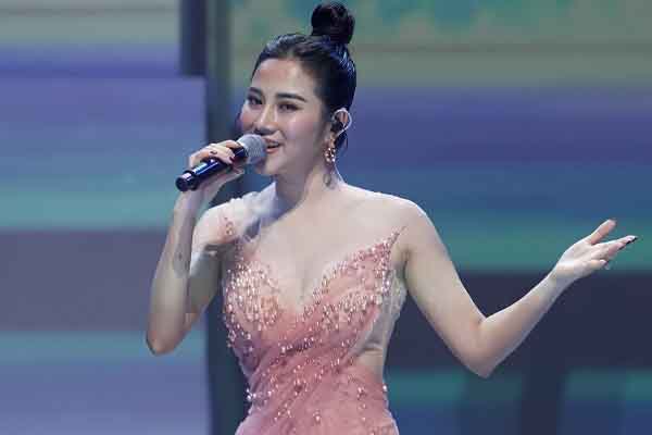 Sự thật về tiền cát-sê bằng ‘1 chiếc xe hơi’ của Tố My khi hát tại ‘siêu đám cưới miền Tây’