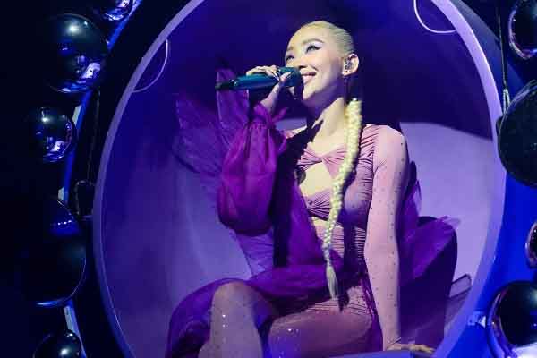 Tóc Tiên ra mắt MV ‘Nếu anh là em’, thừa nhận cảm thấy ‘áp lực’ mỗi khi thể hiện