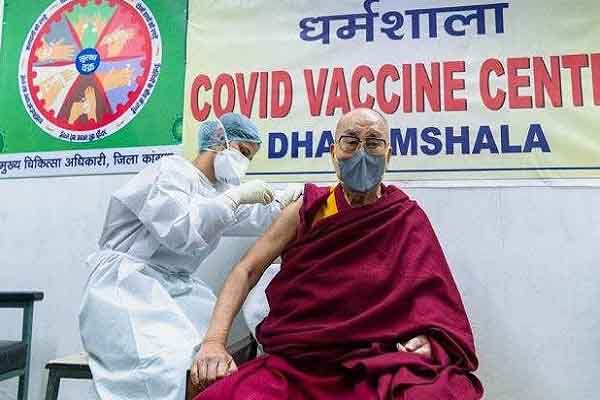 Đức Đạt Lai Lạt Ma đăng clip tiêm vắc xin COVID-19 dù 85 tuổi: Mối lo về độ an toàn, hiệu quả của Covaxin