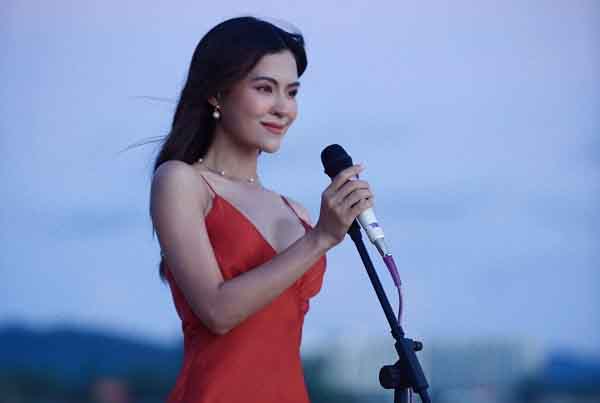 Hà Nhi không áp lực vì bị gọi là ca sĩ cover