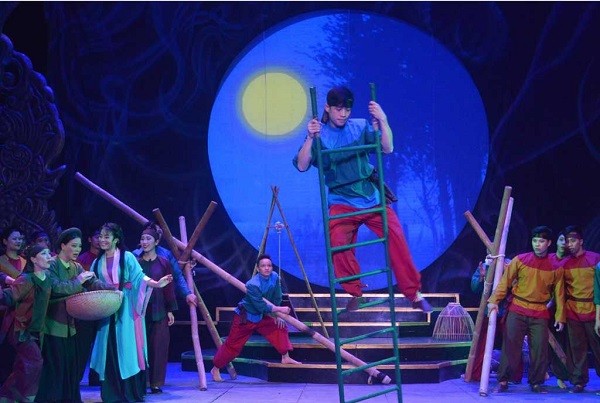 ‘Thượng thiên Thánh mẫu’ và dự án liên nhà hát