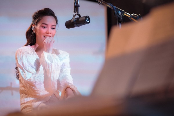 Hồ Ngọc Hà hát ‘Cự tuyệt’, đồng cảm với những người phụ nữ bị tình yêu phản bội