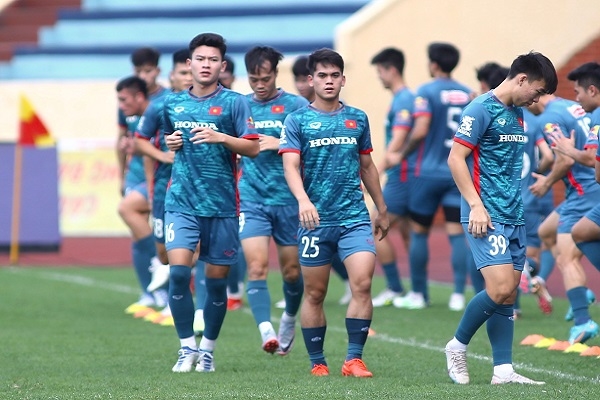 Mệnh lệnh sắt đá từ HLV Troussier