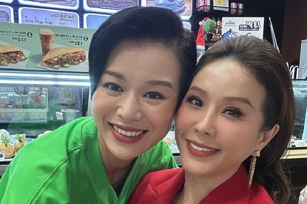 Hồ Hạnh Nhi đến Việt Nam, hội ngộ Hoa hậu Thu Hoài 