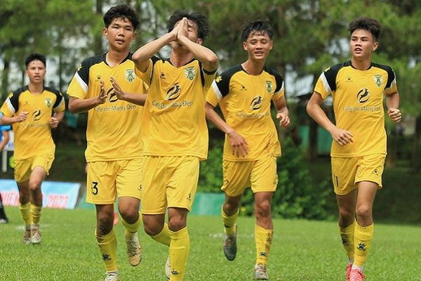 VCK U.21 Quốc gia Thanh Niên 2023: Hai ‘chú ngựa ô’ ấn tượng ở bảng C