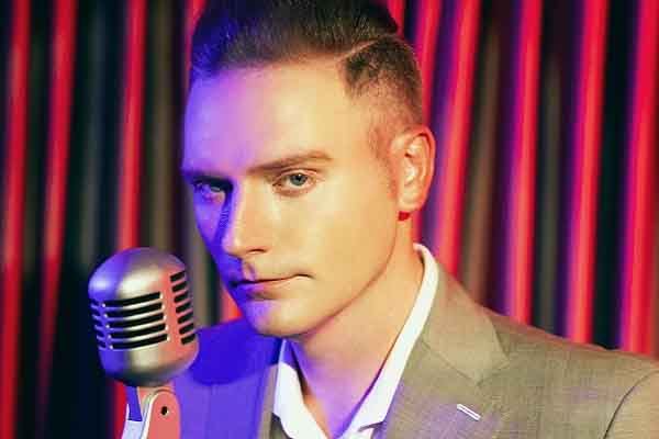 Kyo York gây sốt hát ‘Thuở ấy có em’ bằng tiếng Anh