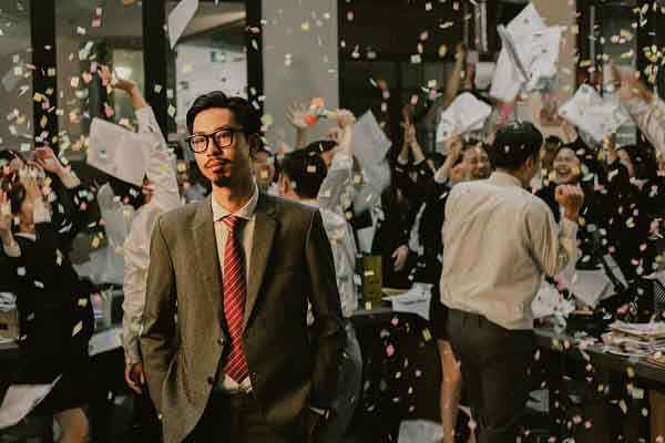 Đen gây xúc động khi bày tỏ tâm tư với mẹ qua MV mới