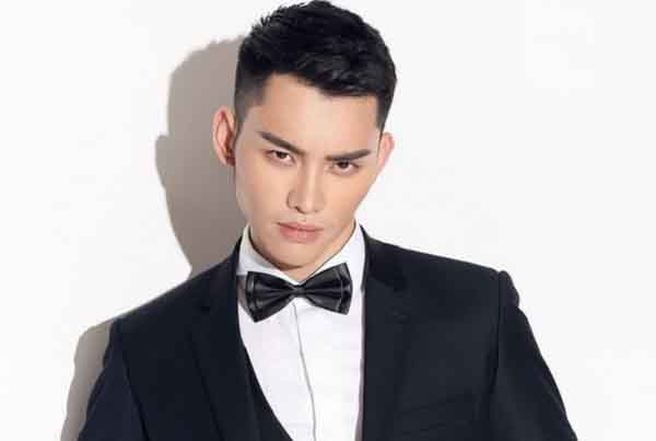 MC Mạnh Khang nhanh trí ứng biến diễn xuất khiến NSƯT Võ Hoài Nam xúc động