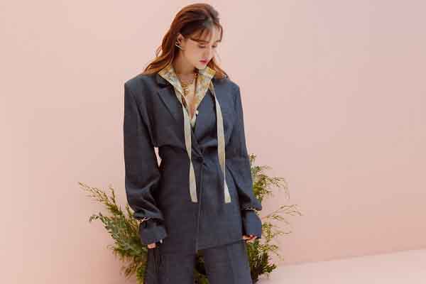 Ninh Dương Lan Ngọc biến hóa với phong cách menswear