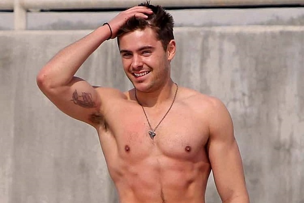 Màn khoe thân ‘bỏng mắt’ của cựu ngôi sao Disney