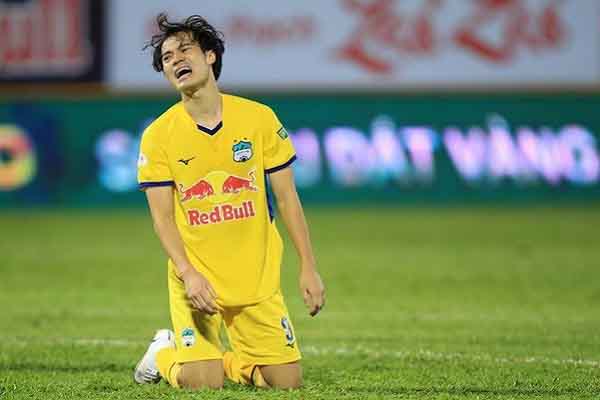 HLV Kiatisak tiết lộ sự thật lo lắng về Văn Toàn