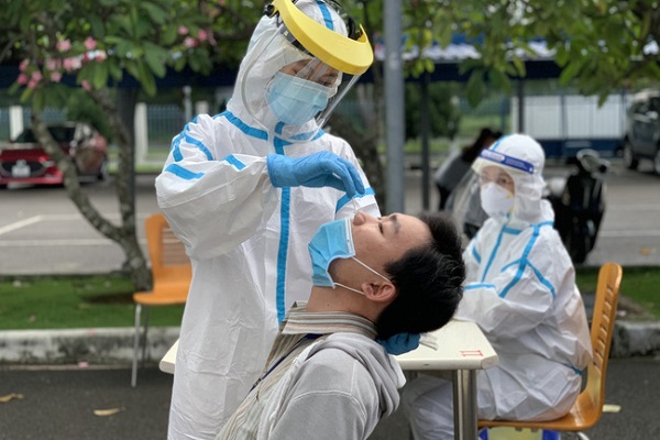 Sáng 21.6: Thêm 47 ca COVID-19, trong đó TP.HCM 33 ca, Bình Dương giãn cách toàn bộ TX.Tân Uyên, TP.Thuận An và 4 phường TP.Thủ Dầu Một