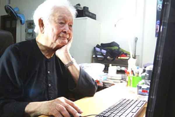 Nhạc sĩ Phạm Duy: Những sợi tóc bạc và năm dòng kẻ trắng