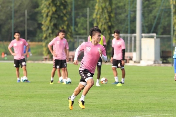 Quang Hải, Công Phượng, Phan Văn Đức hớn hở ngày đầu tập luyện trở lại