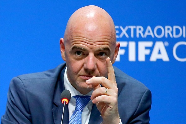 Chủ tịch FIFA: ‘Không có trận nào xứng đáng để liều lĩnh đánh đổi bằng mạng người’