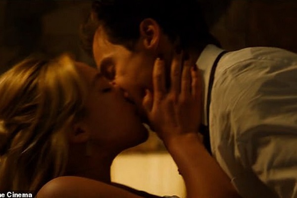 Phim mới của Harry Styles ngập tràn ‘cảnh nóng’