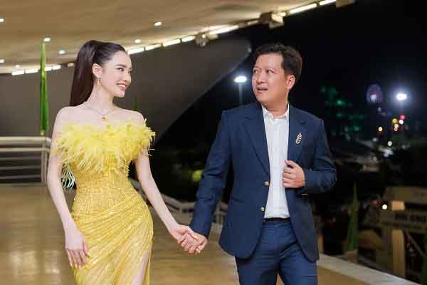 Nhã Phương rạng ngời trong sắc vàng, sánh bước cùng Trường Giang