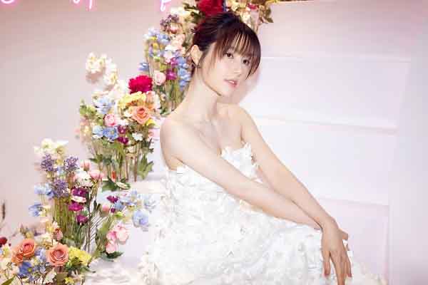 ‘Nàng thơ’ Diễm My khoe nhan sắc ngọt ngào trong sắc trắng