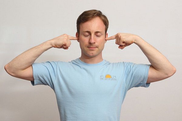 Bài tập Bhramari Pranayama giúp lấy lại bình tĩnh