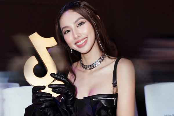 Làm tiktoker cho vui, Thùy Tiên ‘ẳm’ luôn giải ‘Nhà sáng tạo nội dung nghệ sĩ của năm’