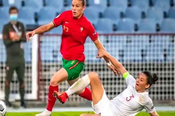 Đội bóng đá nữ Nga bị cấm tham gia các giải đấu do UEFA tổ chức