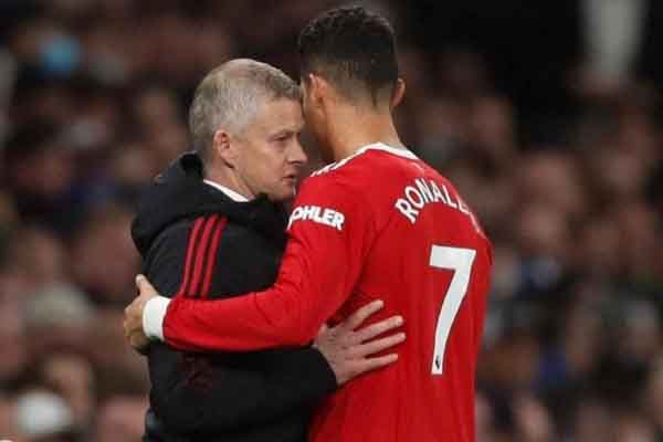 Ronaldo thông báo con trai mới sinh qua đời