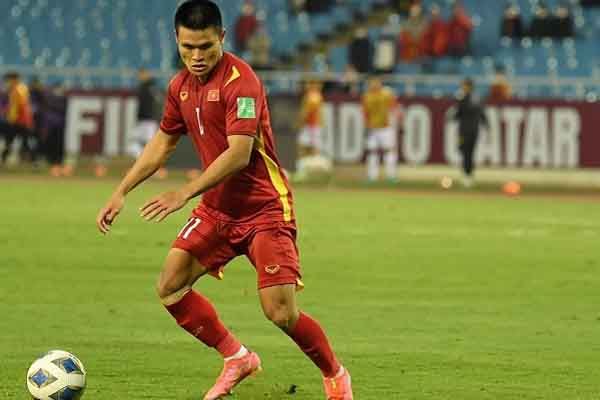 Tuyển Việt Nam: Công Phượng, Văn Toàn coi chừng bởi Tuấn Hải đang bay cao