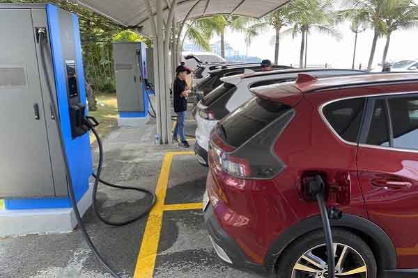 Xe điện hãng khác không được sạc tại trạm của VinFast