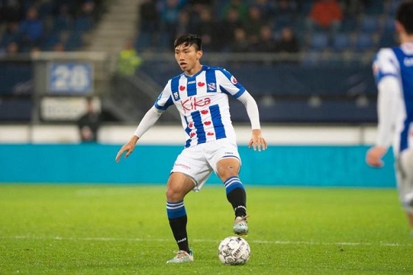 Đoàn Văn Hậu lại bị cựu HLV Heerenveen chê bai