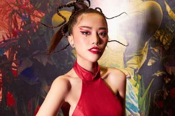 MV mới của Phùng Khánh Linh: đẹp, quyến rũ, âm nhạc hấp dẫn, toàn bộ single sold-out