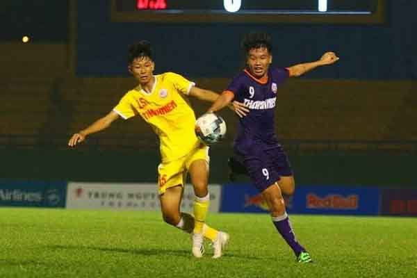 Thắng SLNA 2-1, Becamex Bình Dương vươn lên nhì bảng A